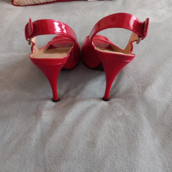 Stuart Weitzman red heel open toe shoe - Picture 2 of 7